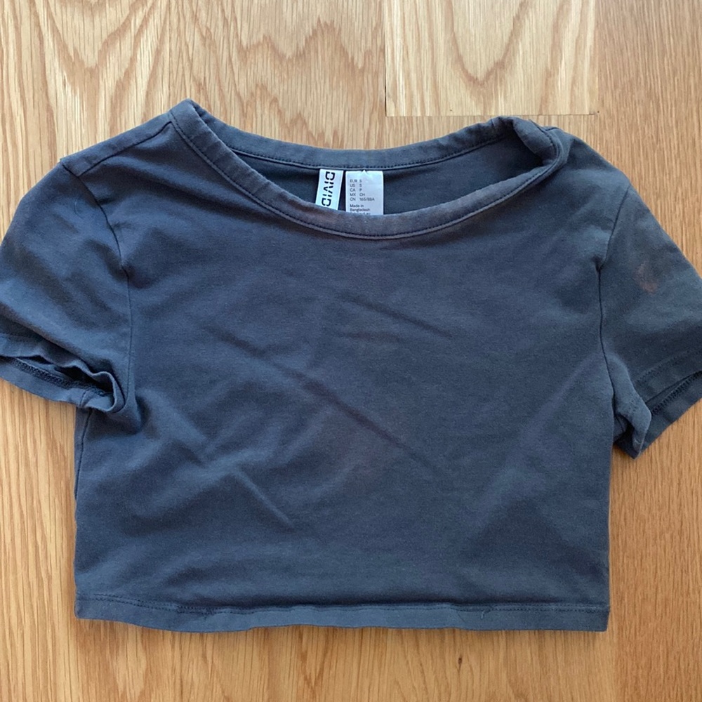 Dark grey H and M cropped baby T